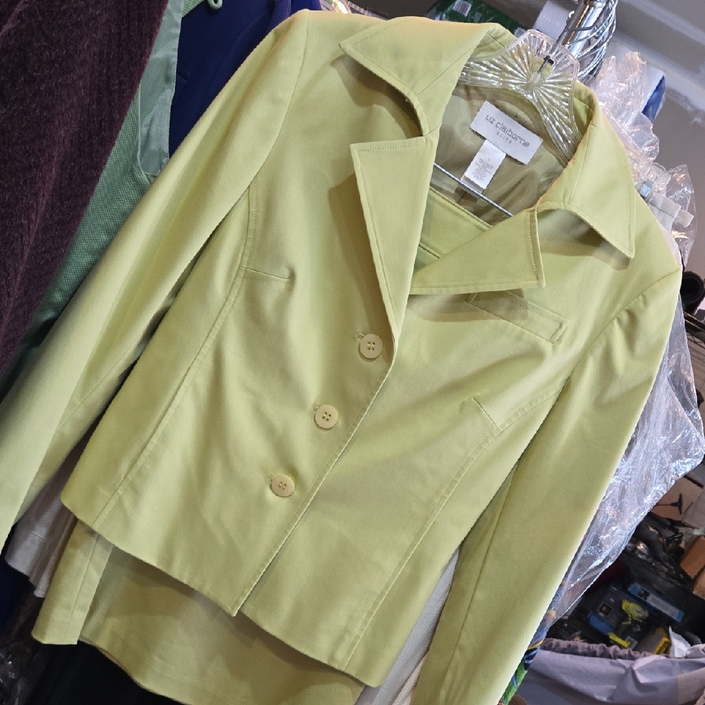 Liz Claiborne Women's Light Green Suit Sz 6